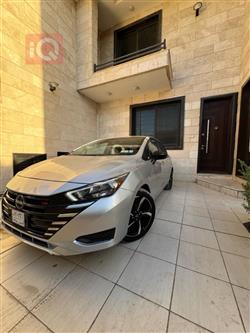 نيسان فيرسا